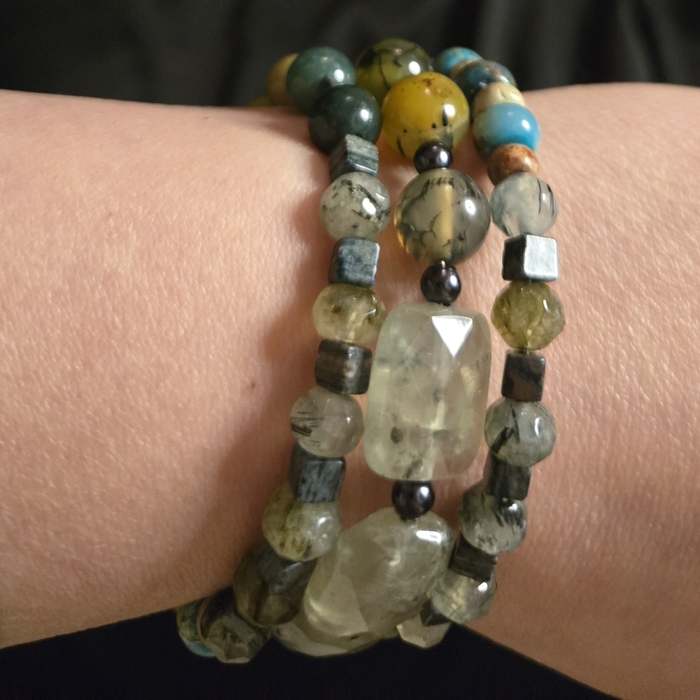 🌿 Natural Stone 3-Strand Stretch Bracelet – Mixed Gemstones – Boho Layered Look